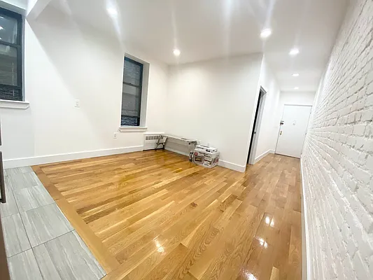 Rented by EastMount Realty LLC | media 15