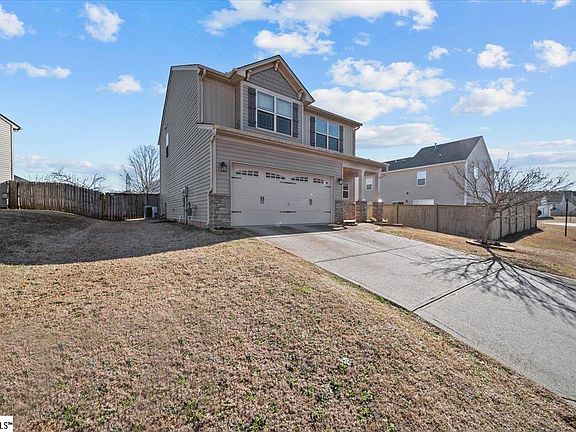 3rd image of 402 Norwell Ln