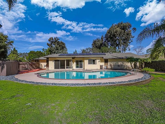 3rd image of 2307 Vista Rodeo Dr