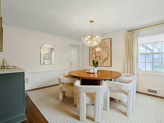 4th image of 250 Mamaroneck Road