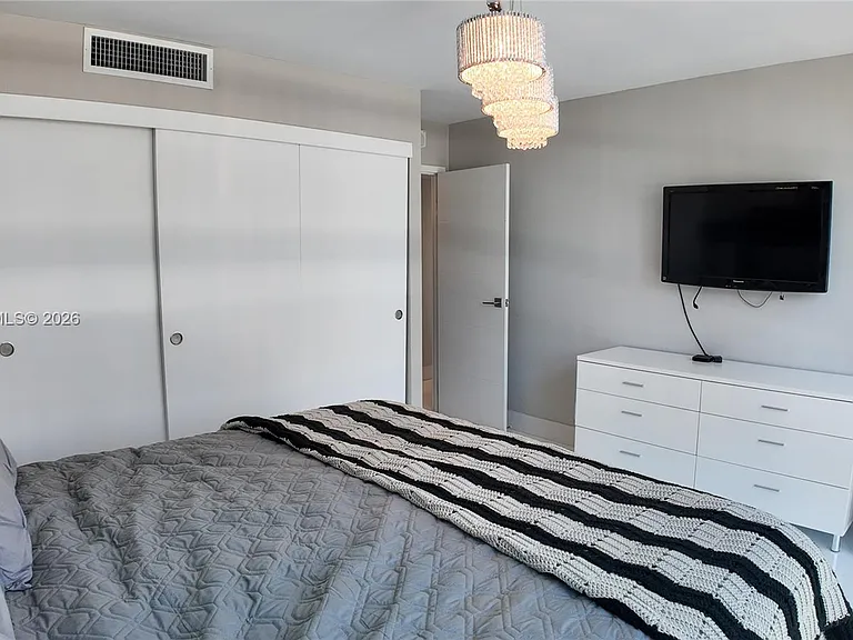 2049 S Ocean Dr #702 — Photo 29