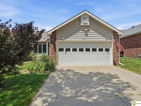 8214 Karl Ridge Rd, Lincoln, NE 68506