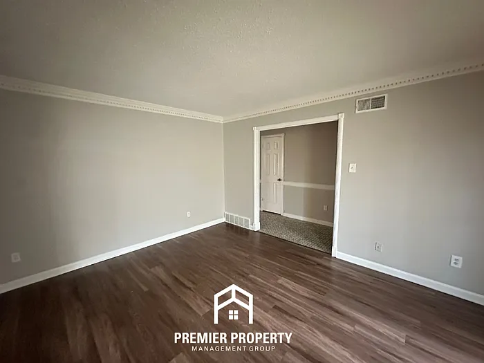 532 Bedlington Dr — Photo 2
