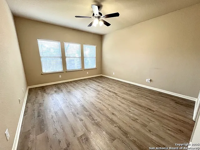 121 Krieg Dr — Photo 14