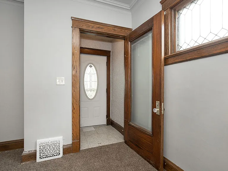 15401 Grovewood Ave — Photo 12