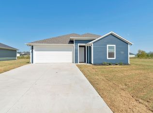 1000 Hudson St, Prairie Grove, AR 72753