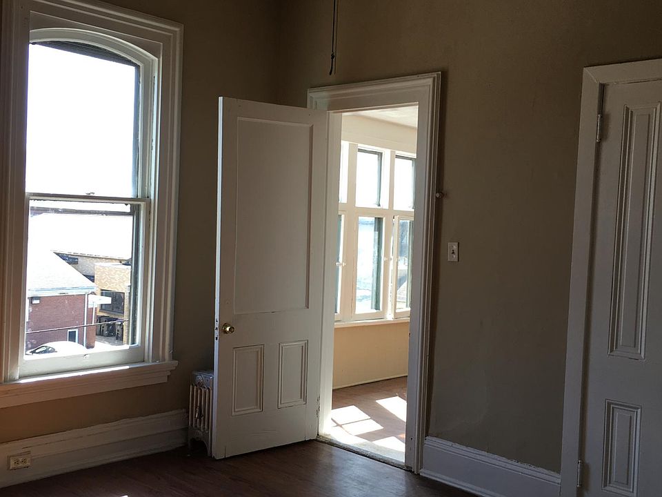 2nd image of 645 Hepburn St APT 2