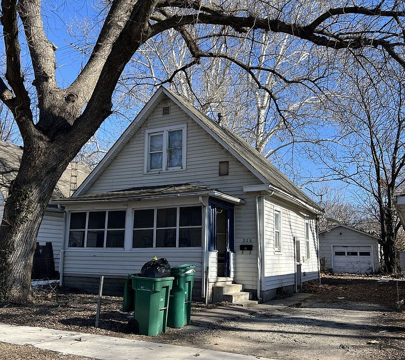 1st image of 220 S David St