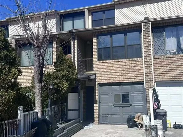 19 Drumgoole Rd, Staten Island, NY 10312