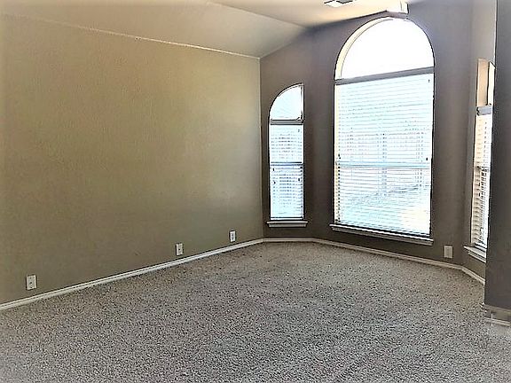 5th image of 8212 Livingston Ln