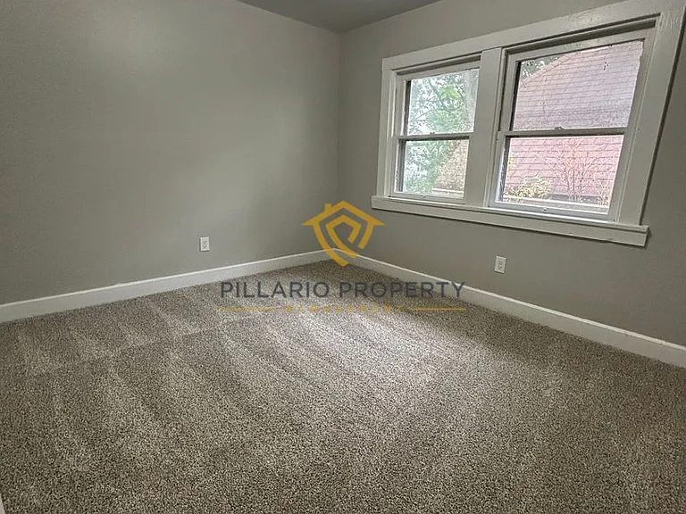 3943-3945 Cornelius Ave — Photo 12