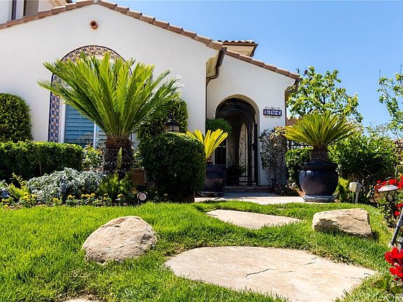 3rd image of 26180 Shadow Rock Ln
