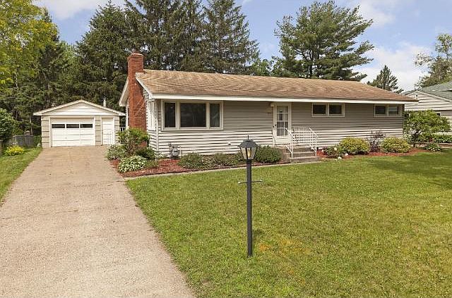 1st image of 4849 Sharon Ln
