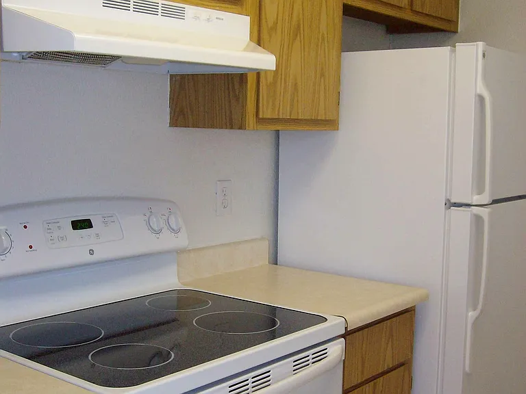 Brooktree Apartments — Photo 12