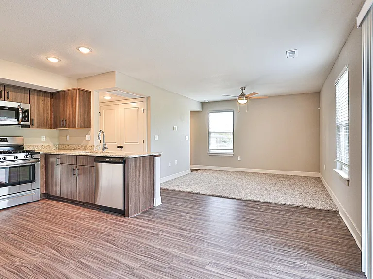 Greystone Townhomes — Photo 6