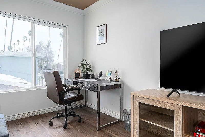 2 bed, 850 sqft, $2,400 — Photo 4