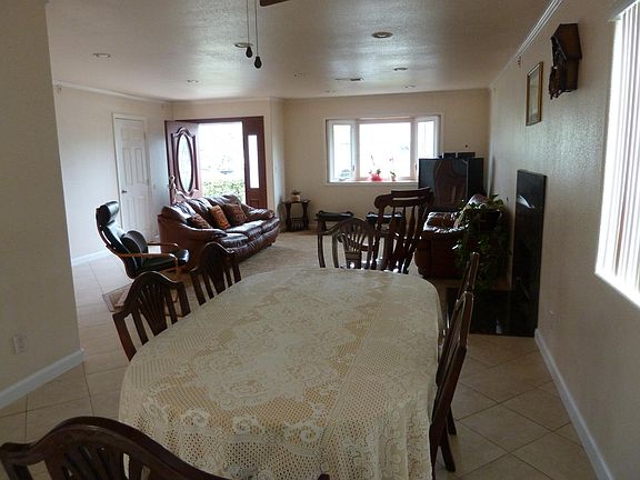 4th image of 3184 Maddux Dr