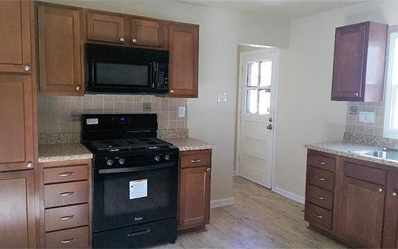 5th image of 3115 Saint David Ln