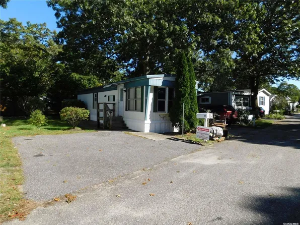 37-64 Hubbard Avenue, Riverhead, NY 11901