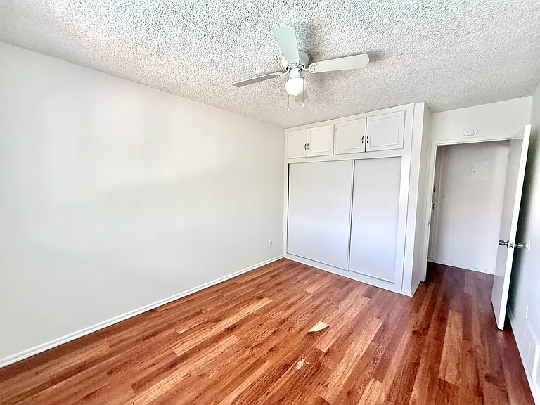8750 Woodman Ave #21 — Photo 16