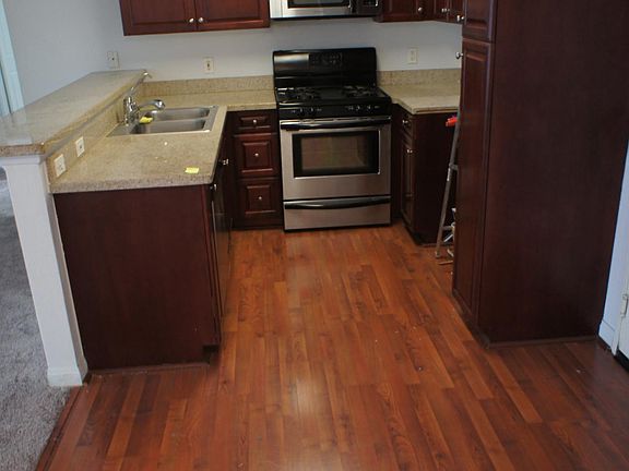 2nd image of 5500 Owensmouth Ave APT 227