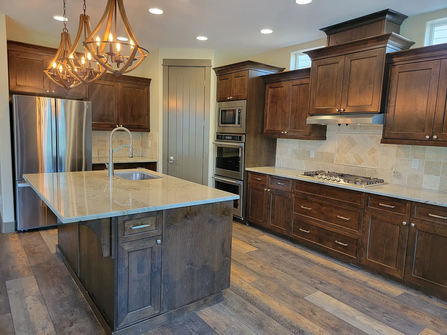 4 bed, 3139 sqft, $3,500 — Photo 3