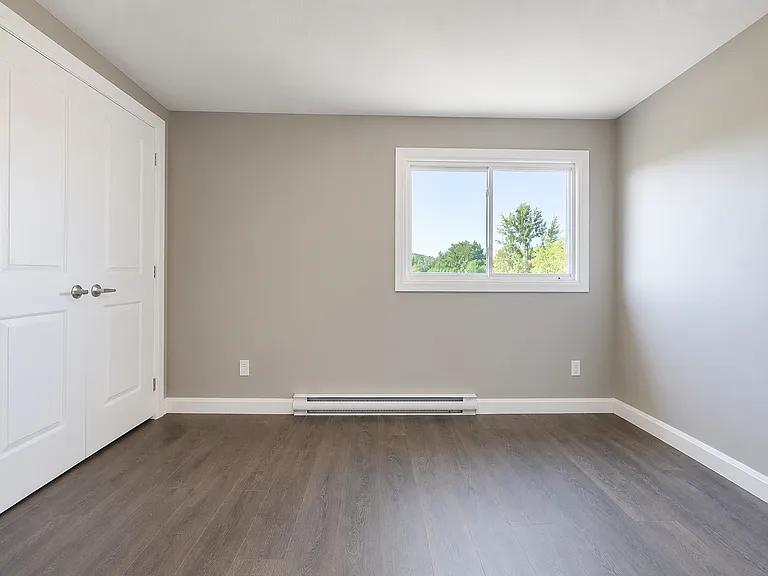 735 Lasalle Blvd — Photo 7