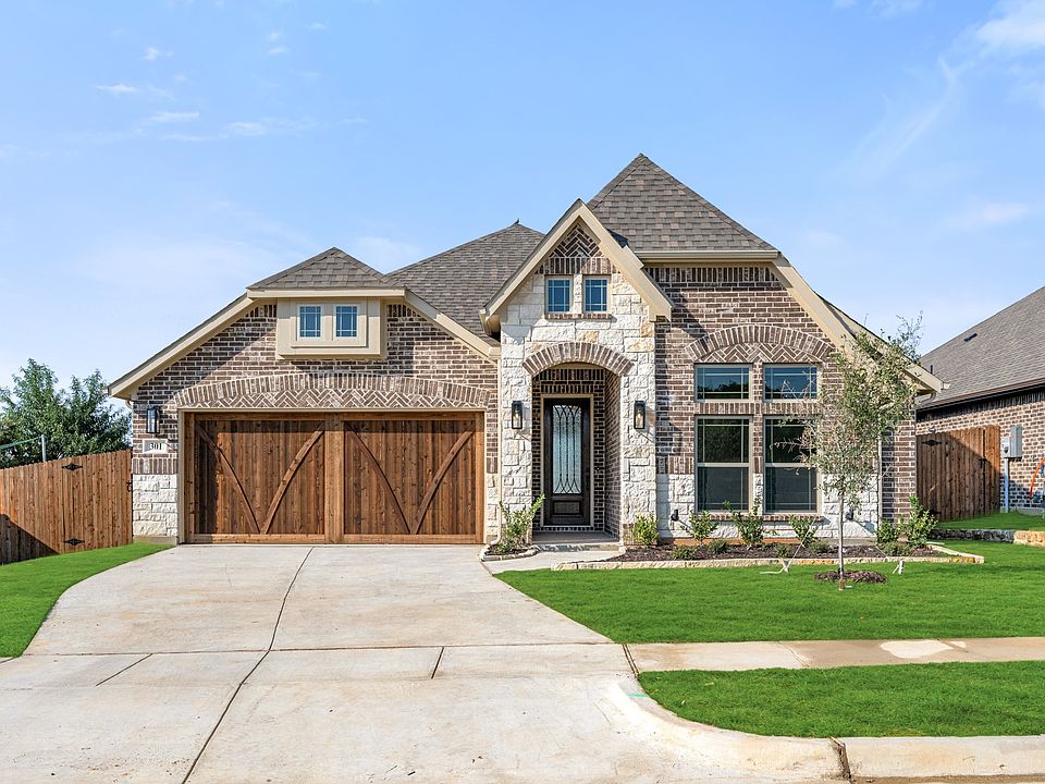 1st image of 301 Aurora Hills Trl