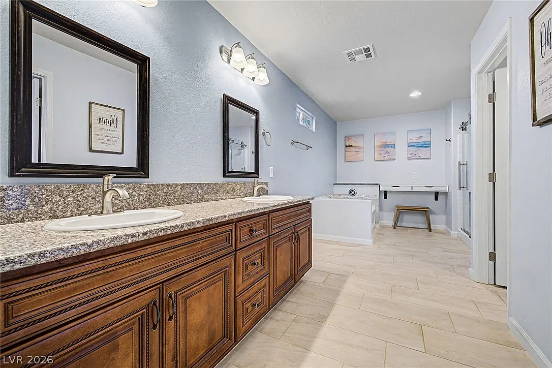 3 bed, 2.0 bath, 1929 sqft, $2,495 — Photo 3