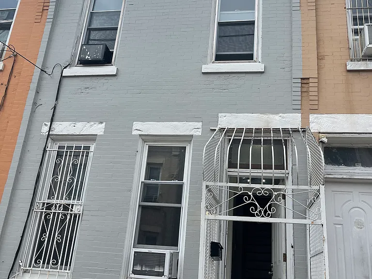 810 W Stella St — Photo 1