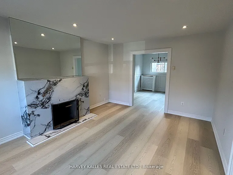 207 Old Orchard Grv — Photo 3