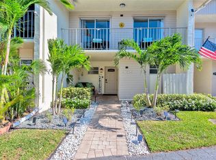 2152 Nova Village Dr, Davie, FL 33317