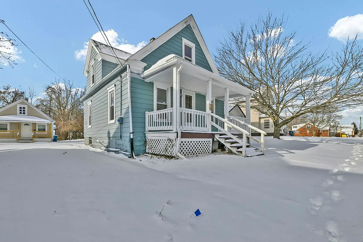 Building Photo - 3132 Elyria Ave