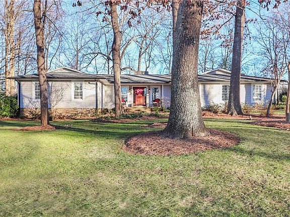 5th image of 755 Saint Cloud Dr
