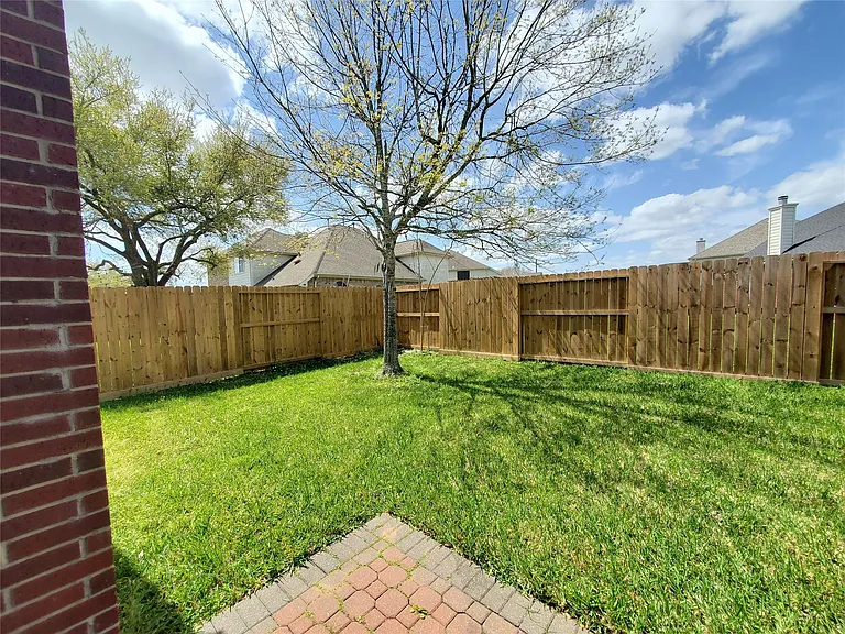 2502 Suncreek Ln — Photo 24
