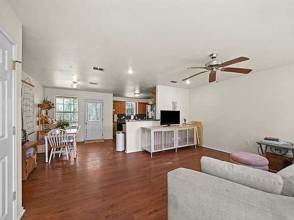 3rd image of 9143 Stonecreek Dr
