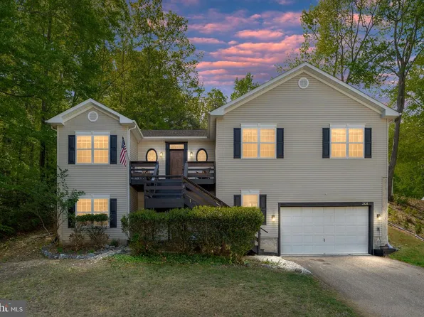 2434 Harpoon Dr, Stafford, VA 22554