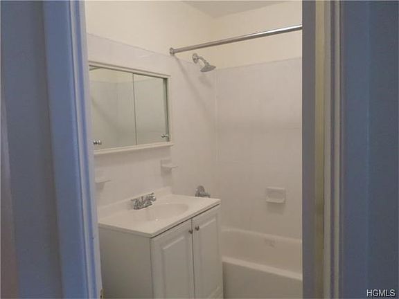 4th image of 3236 Olinville Ave