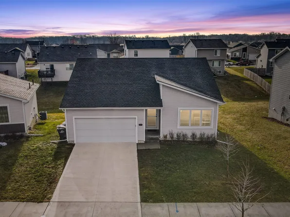2371 River Meadows Cir, Des Moines, IA 50320