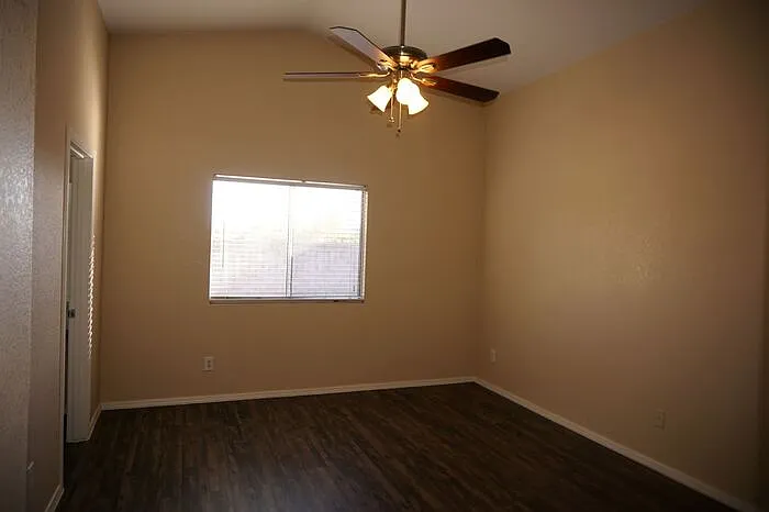 2201 S Saint Suzanne Dr — Photo 27