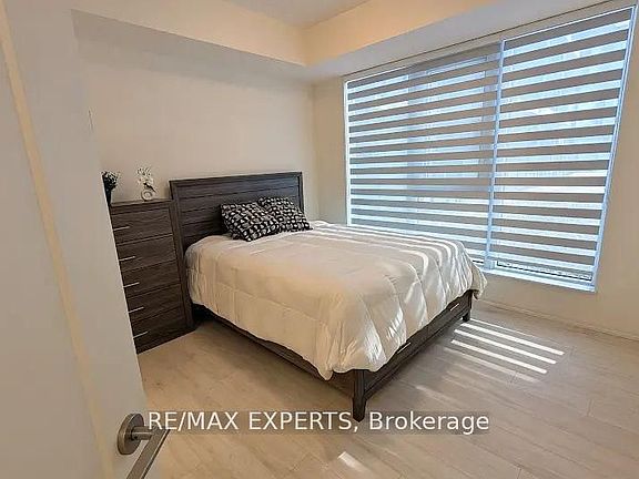 5th image of 9000 Jane St #221