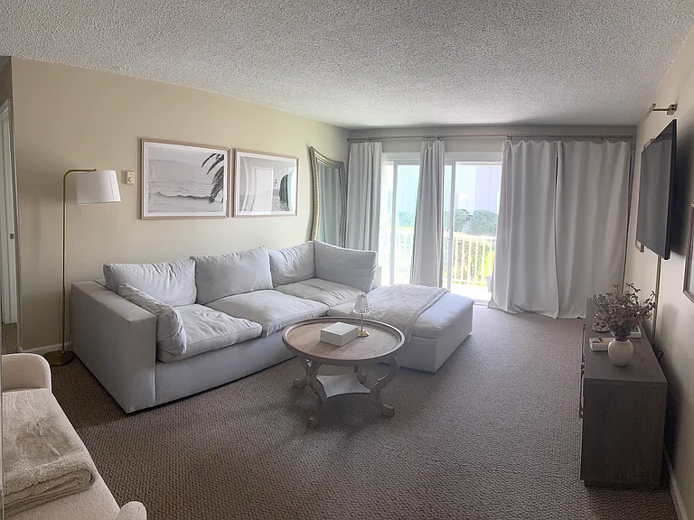 Living Room - Ample Space