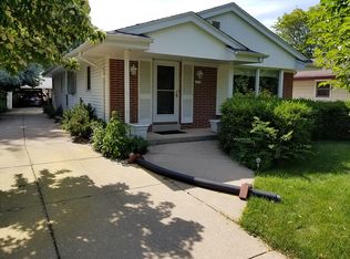 1815 N 116th St, Wauwatosa, WI 53226