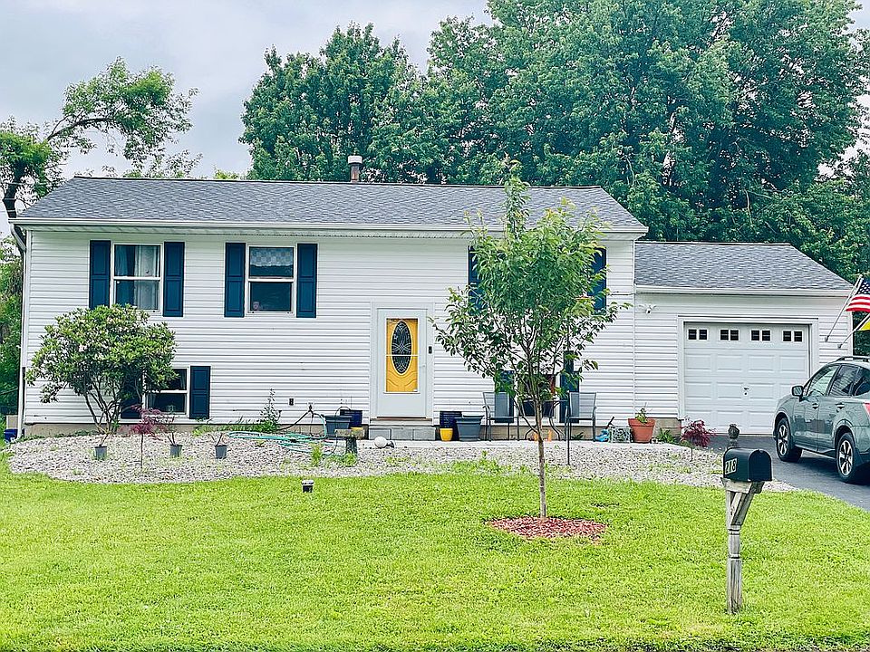 1st image of 218 Daywood Dr