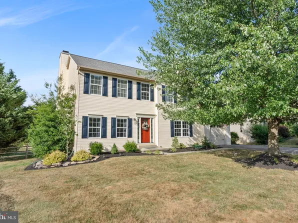621 Charles Dr, Gilbertsville, PA 19525
