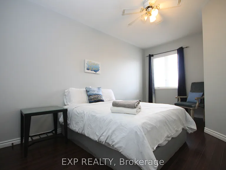1318 Mowat Ln — Photo 13