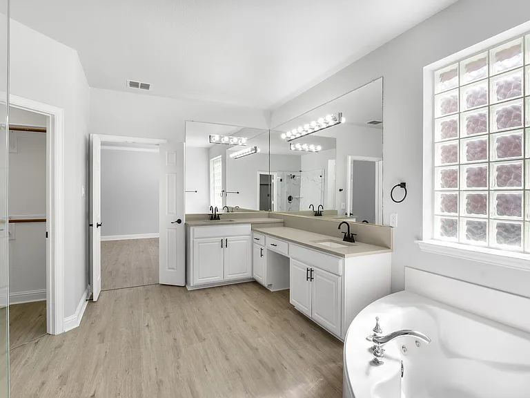 14895 Farmcote Dr — Photo 21
