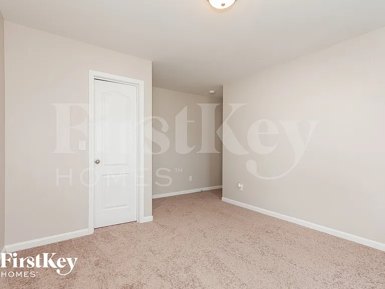 2516 Meadow Crossing Dr — Photo 13