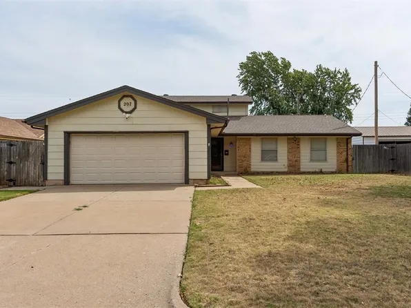 207 Del Mar Dr, Yukon, OK 73099