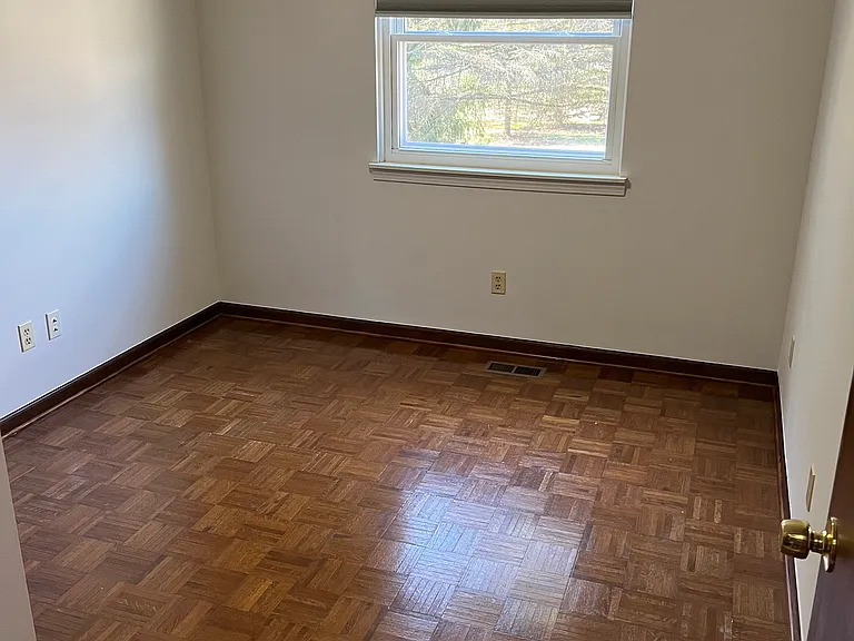 5500 Edgar Rd — Photo 7